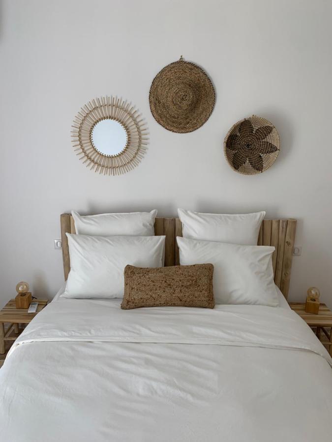 Le Cabanon De Val Bed & Breakfast Gassin Exterior photo