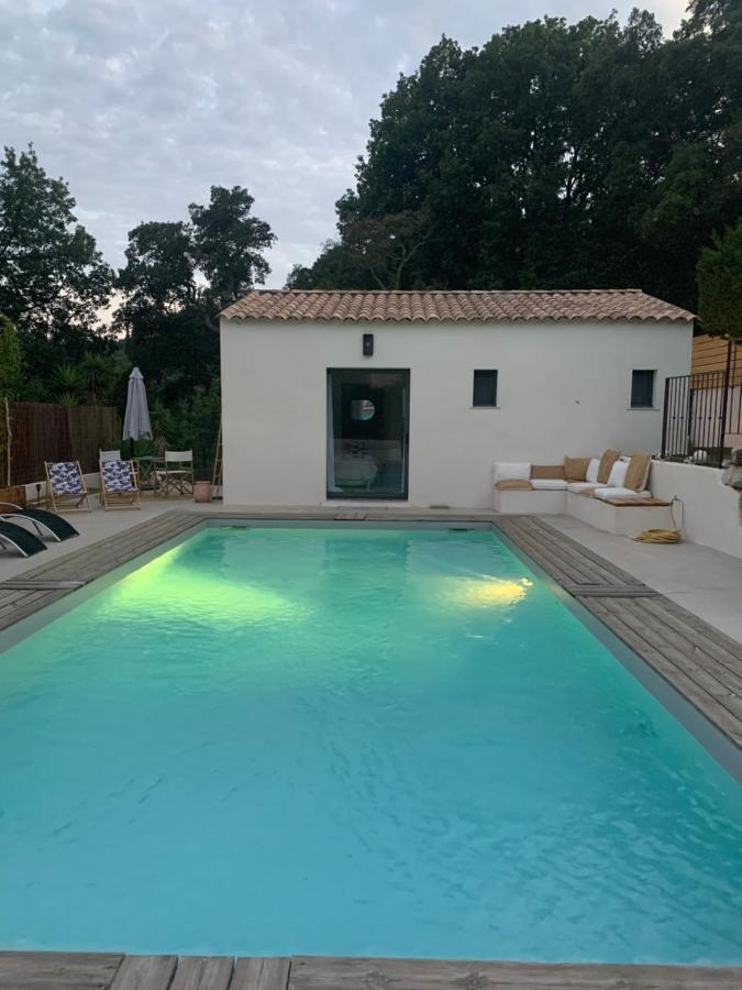Le Cabanon De Val Bed & Breakfast Gassin Exterior photo